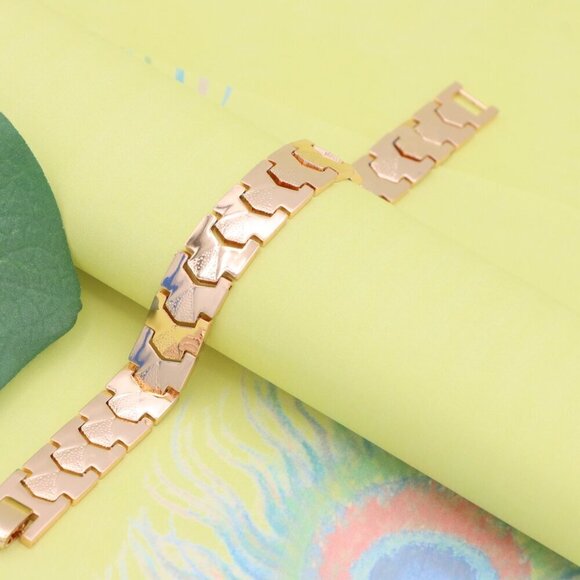 "Elegant Rose Gold Plated Link Bracelet with Bold Textured Design, XPBL1125 - Picture 4 of 13